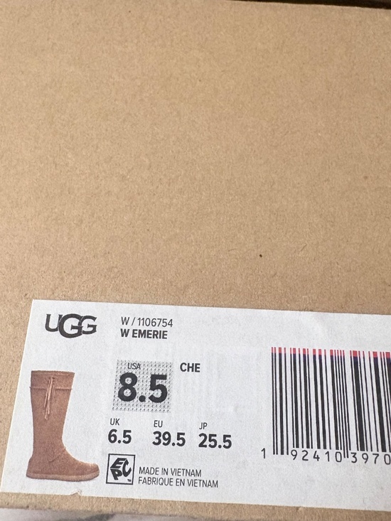 Ugg suede boots - Picture 5 of 9
